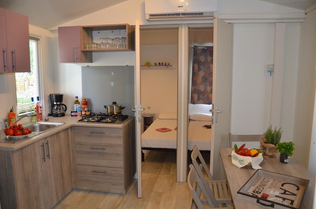 Happy Camp Mobile Homes In Camping Park Umag Каригадор Екстериор снимка